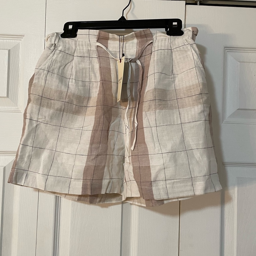 NWT plaid flowy shorts